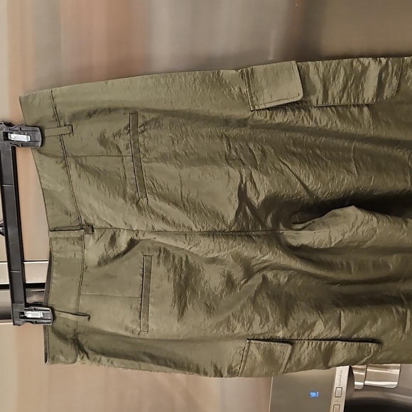 💕TIBI💕 Stella Crispy Nylon Pleated Cargo Pant ~ Army Green 8 NWT - Picture 11 of 15